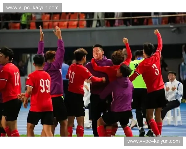 新闻足球：把赛场新闻读成一场好戏